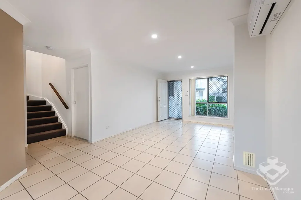 Spacious Three-Bedroom Townhouse with Pool Access in Algester