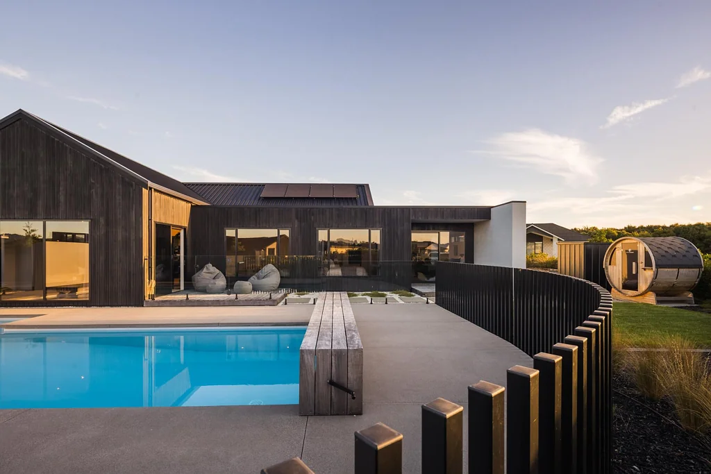 Cambridge 4 Slaapkamer Private luxury - swim, entertain, relax - repeat!
