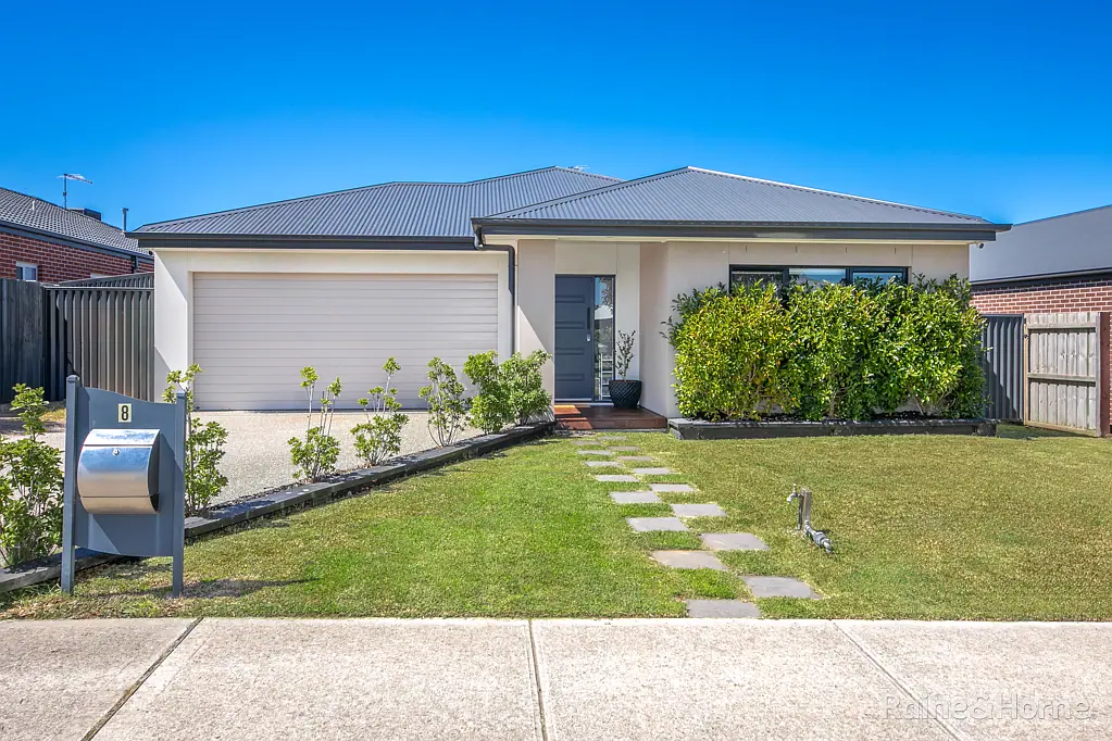 8 Eagle Ridge, Gisborne, VIC 3437