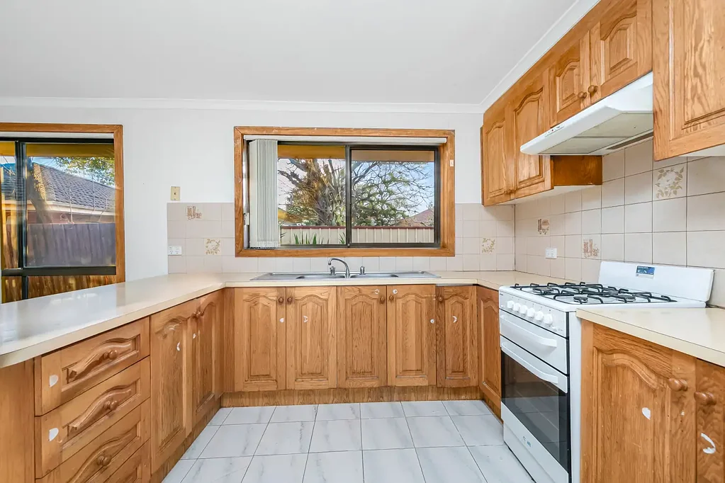 Prime Location - Walking distance to Schools, Shops and Public Transport