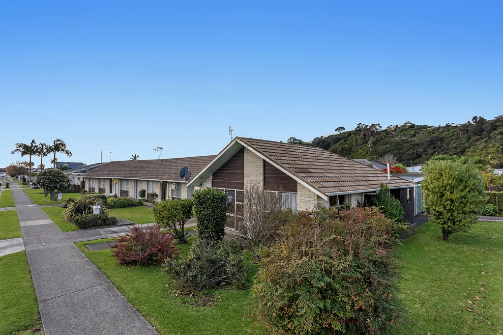 Whakatane 5 Bedroom Three in one