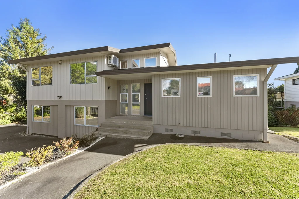 Welcome Bay 4chambre Spacious Home with Business Potential
