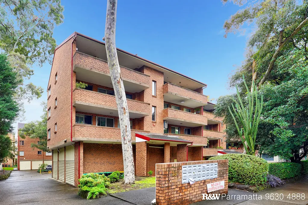 North Parramatta 2침실 CITY LIVING - TOP FLOOR APARTMENT