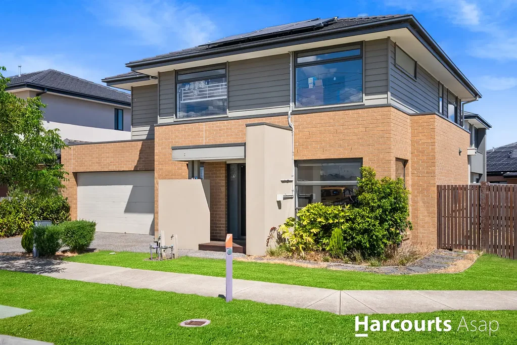 16 Meyer Crescent, Clyde North, VIC 3978