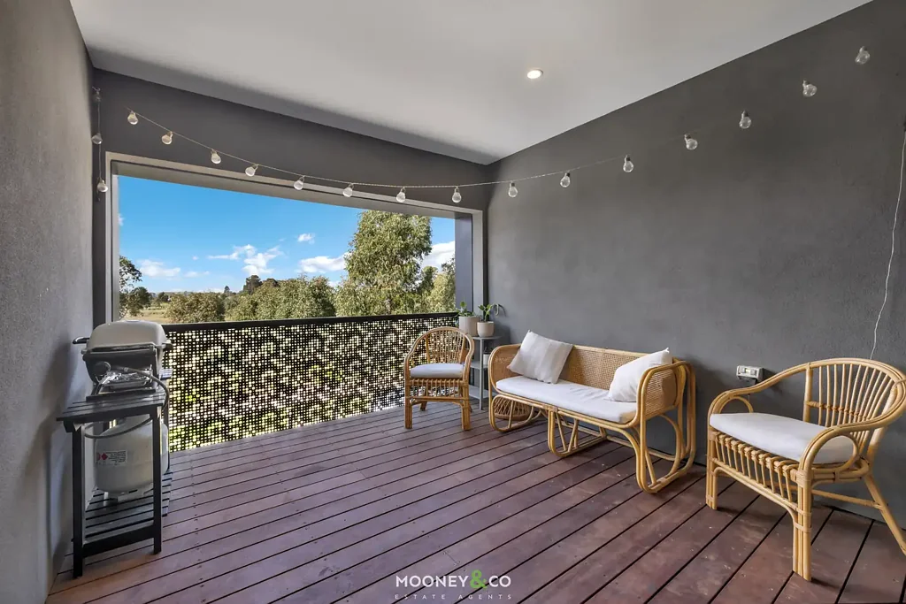 Clyde 3 Bedroom Parkland Views | Smart Low-Maintenance Living