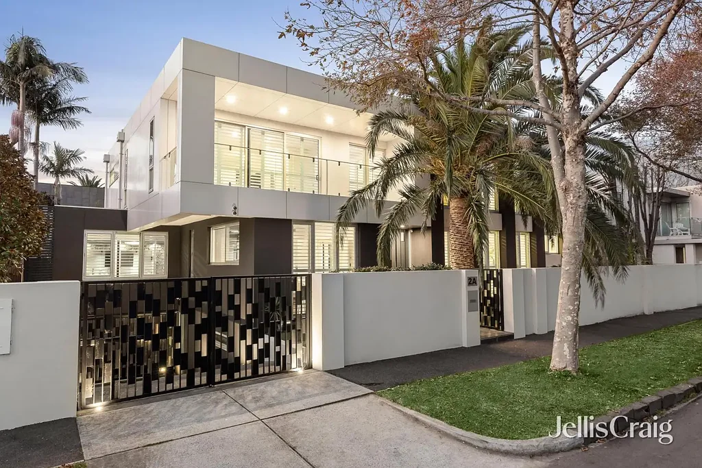 Brighton 5房 黄金地段采光极佳的奢华绿洲 Light filled luxury oasis on the golden mile