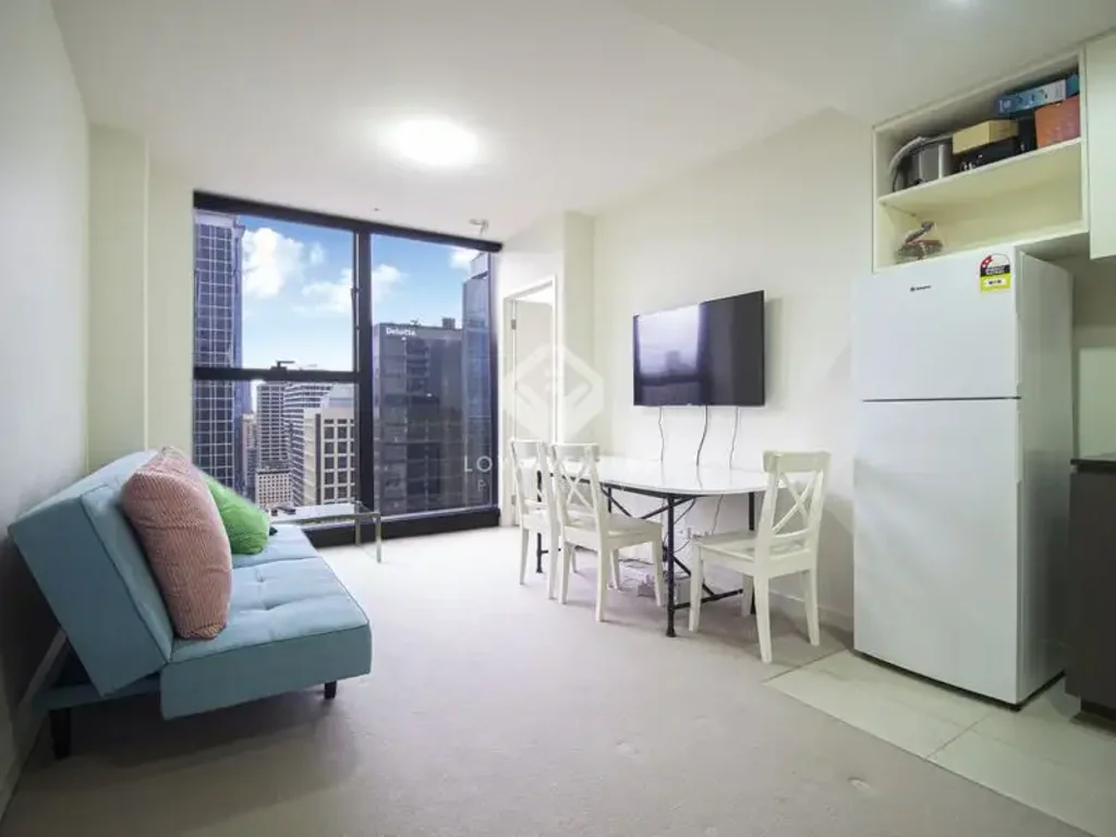 Fully Furnished Stunning 2-Bed Apt on Collins Tower