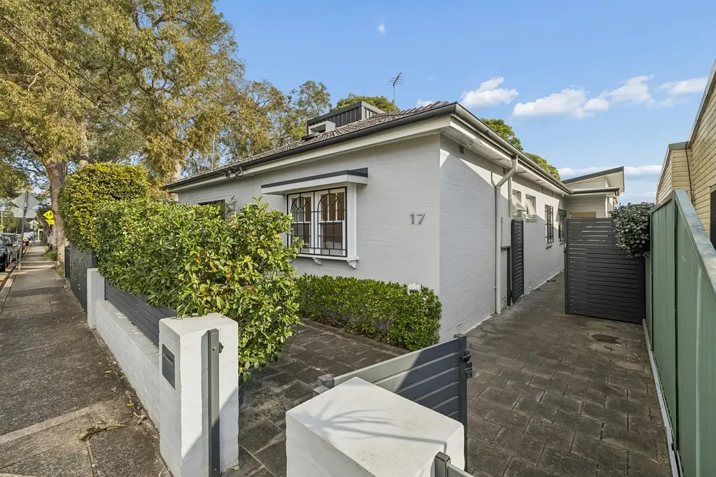 Croydon 3Zimmer Contemporary Family Living with Premium Finishes & Effortless Entertaining