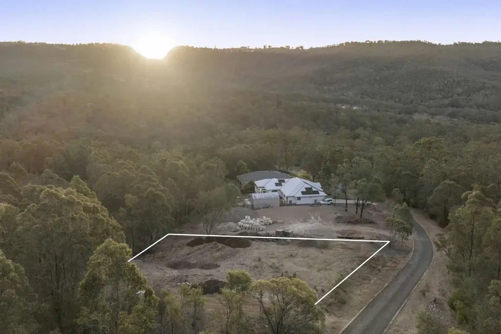 Withcott 1,544sqm of Space, Privacy & Views