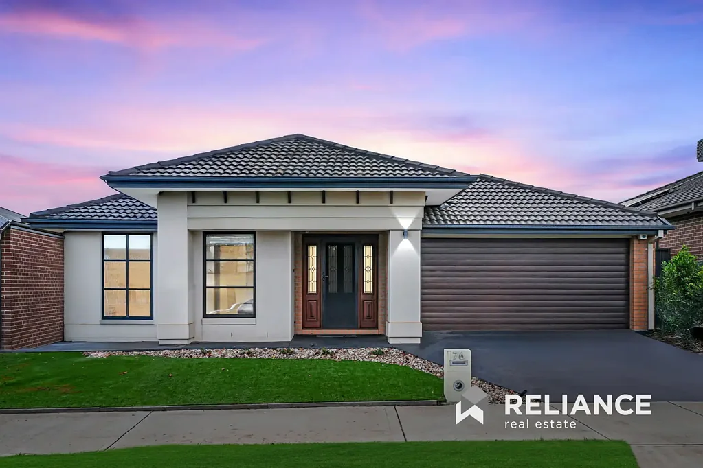 76 Wimbledon Boulevard, Strathtulloh, VIC 3338