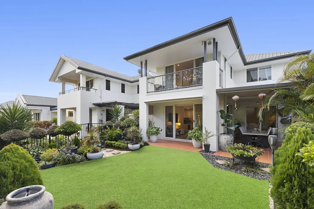 Robina 3 Slaapkamer Timeless Golf Course Living, Beautifully Reimagined