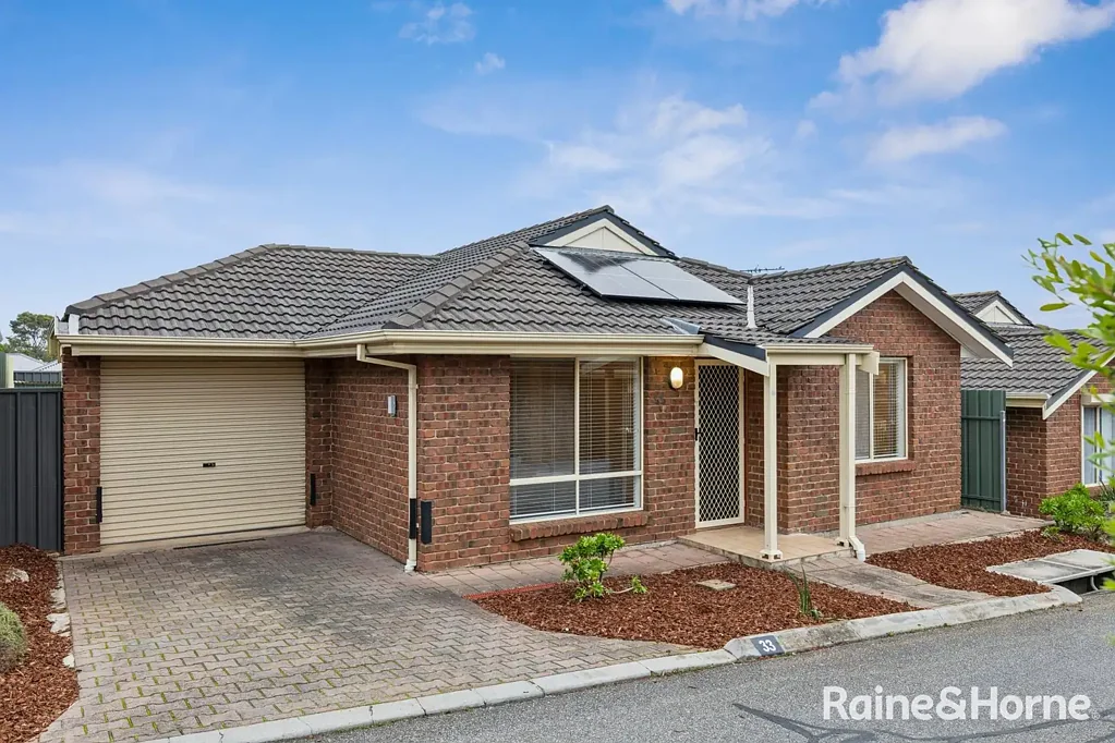 Morphett Vale 3房  Move in, sit down and relax!