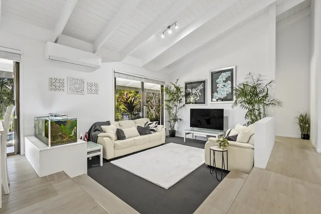 Reedy Creek 5 Bedroom AN ACRE SANCTUARY TO UNWIND THE MIND & LEAVE THE WORLD BEHIND