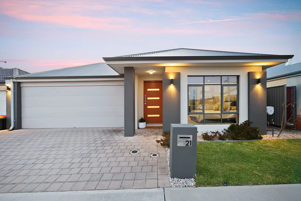 21 Commodore Avenue, Clarkson, WA 6030