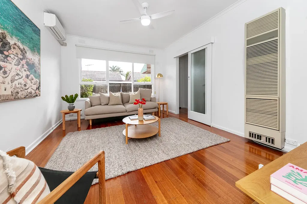 Brilliantly Located Two Bedroom Unit