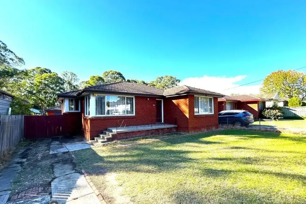3 Bedroom home close to Ingleburn CBD