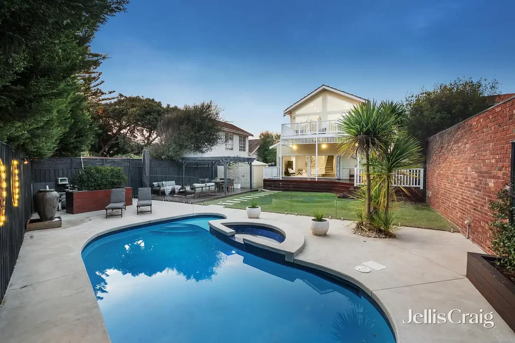 10 Holyrood Street, Hampton, VIC 3188