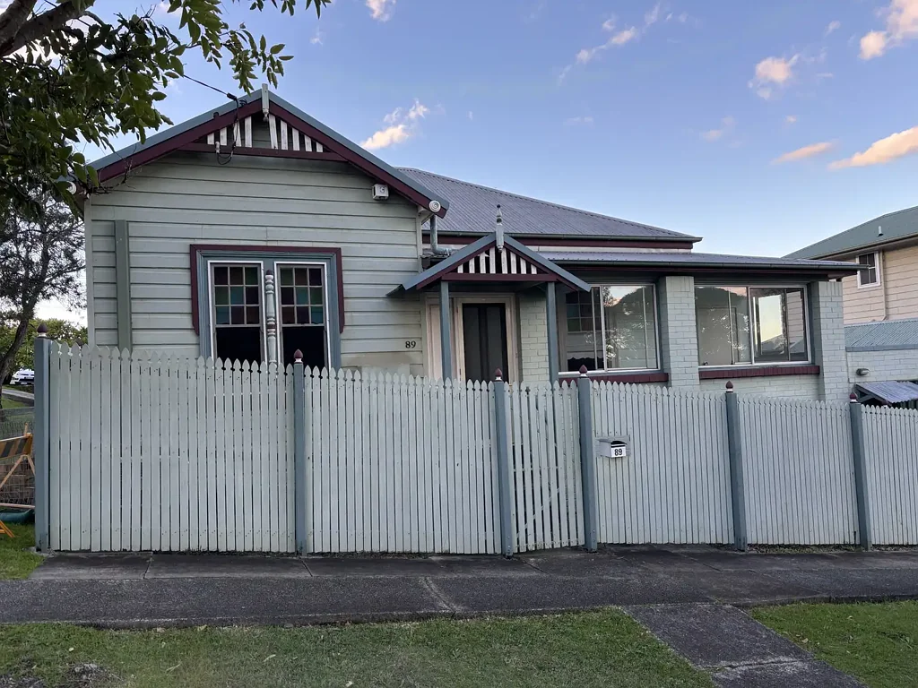 SPACIOUS 3 BEDROOM HOME WITH DOUBLE GARAGE