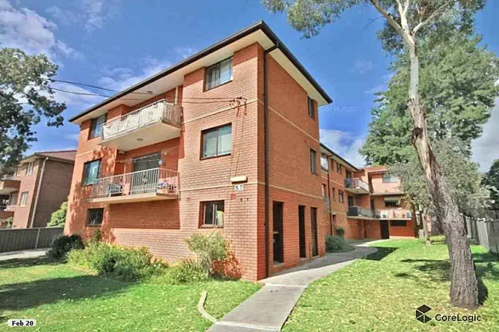 Modern and Spacious 2 Bedroom unit with Lock Up Garage