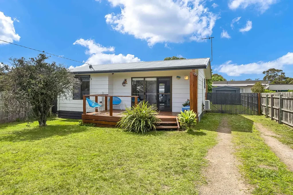 Cowes 2침실 Coastal Opportunity with Endless Potential