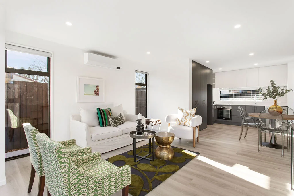 Sydenham 2房  Stand-Alone Style That's Gotta Go!
