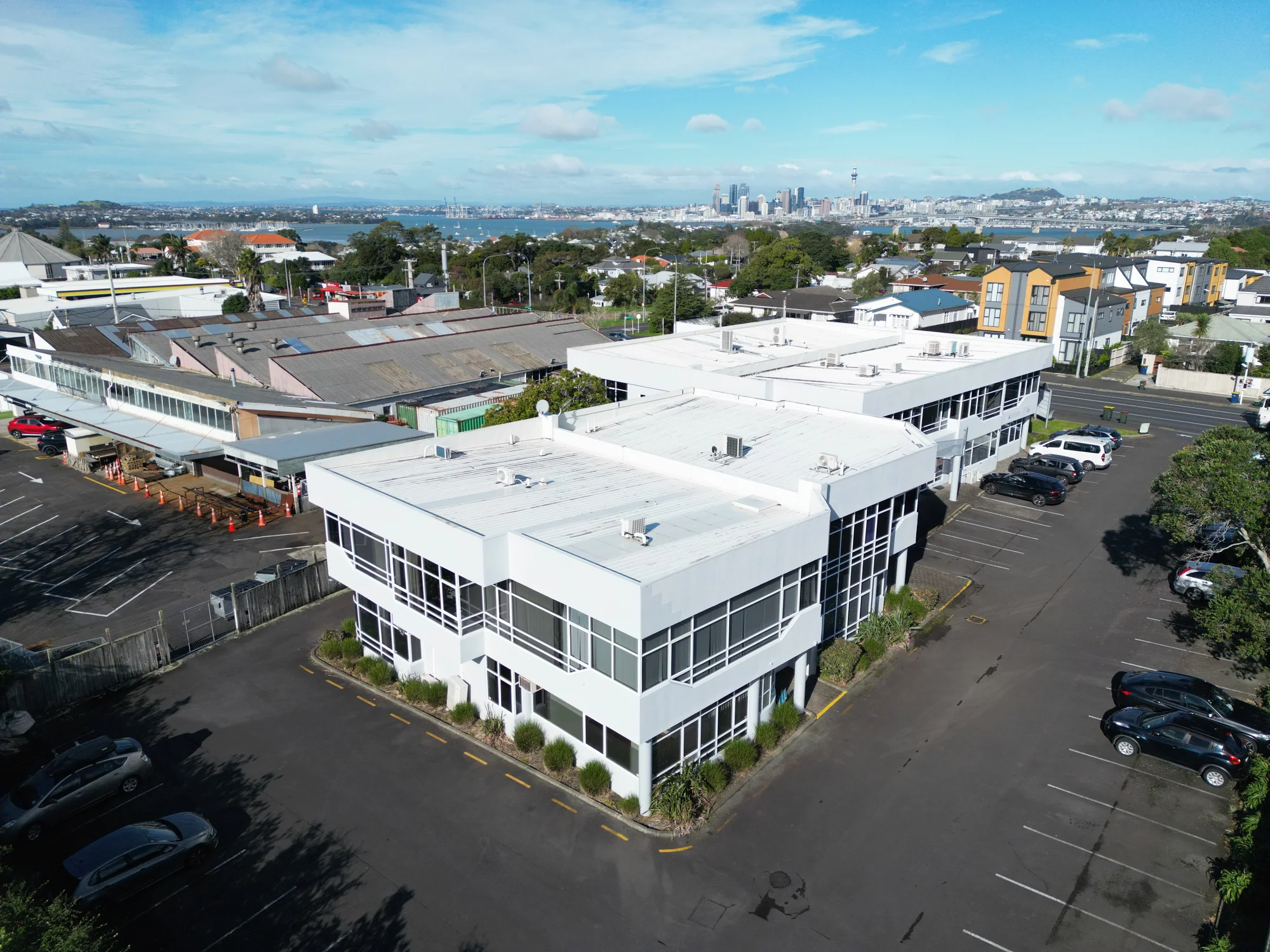 Northcote  Affordable ground floor office with five car parks