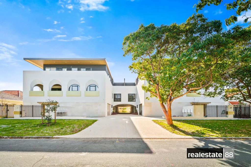 FURNISHED OPTION AVAILABLE!