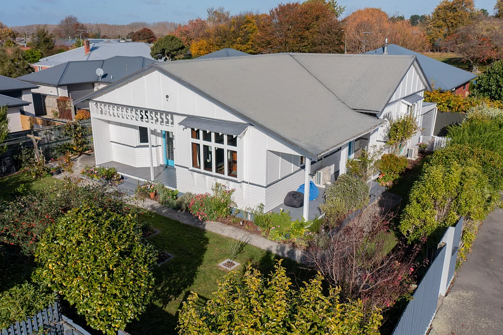 Ashburton 3ห้องนอน Double glazed and close to town.