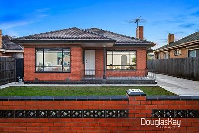 Sunshine West 3Zimmer Retro Revival. Striking Street Profile. Only 500m to Ardeer Station.