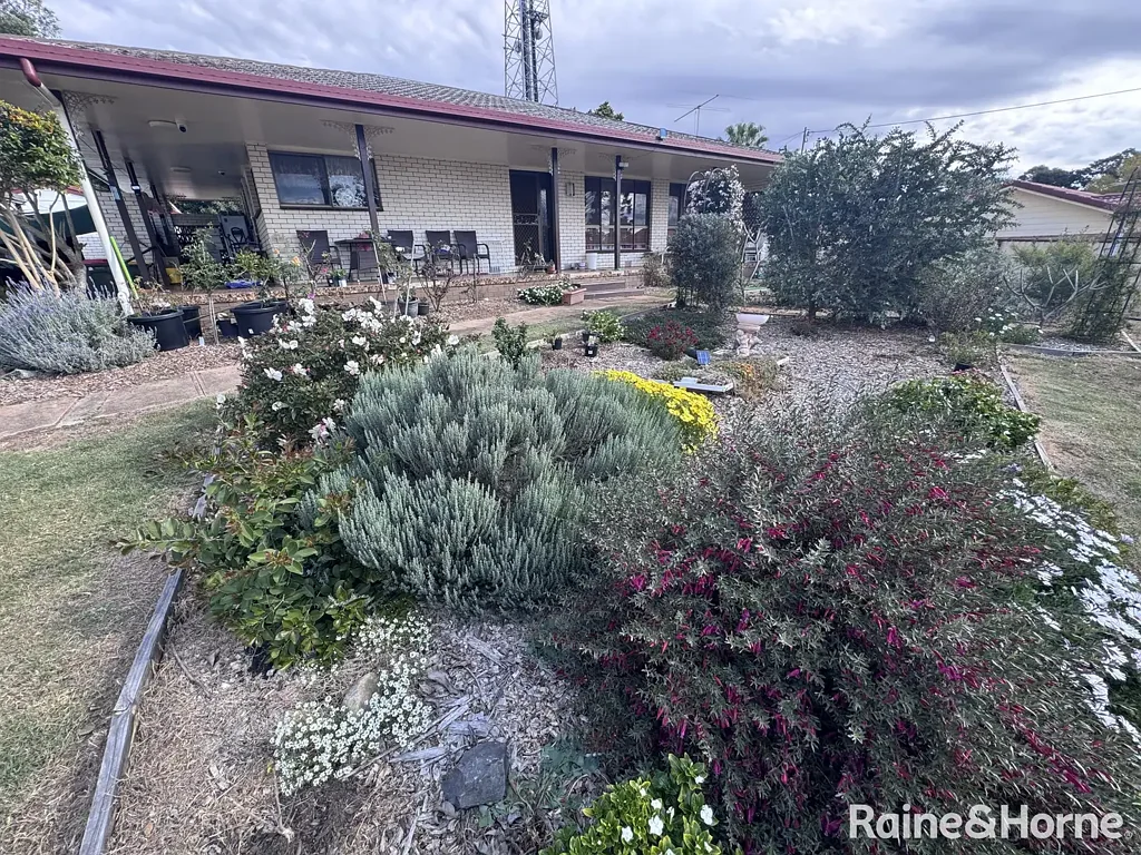 Kingaroy 3ਬੈੱਡਰੂਮ Private on Half Acre