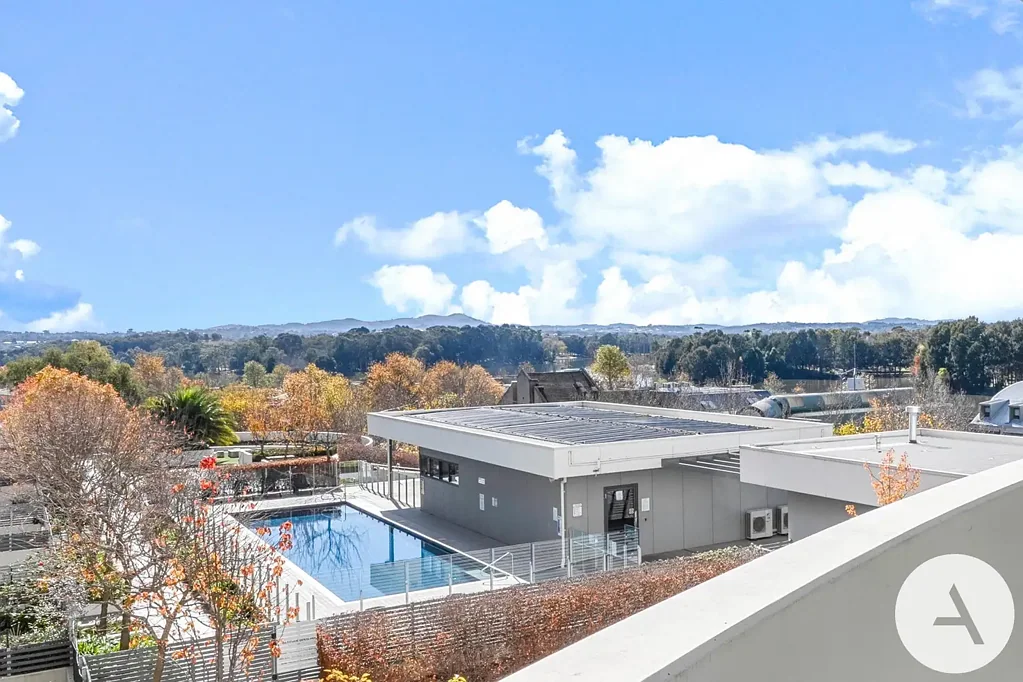 Belconnen 1ਬੈੱਡਰੂਮ North Facing Sunlit Living with Stunning Waterfront View - Ready for Move-in!