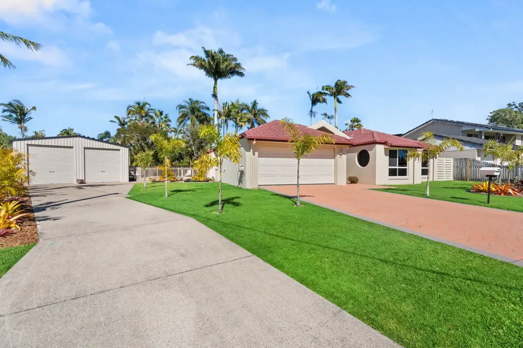 Kawungan 5房  IDEAL 5 BEDROOM WHICH HAS UNDERGONE A COMPLETE INTERNAL TRANSFORMATION WITH A FRESH SOPHISTICATED DESIGN