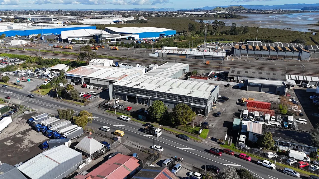 Otahuhu Functional Secure Site with Profile onto Saleyards
