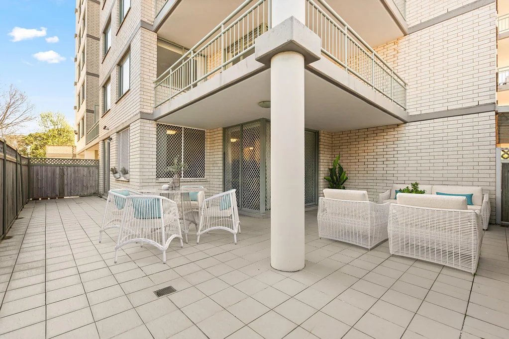 Kingsford 1 Bedroom Oversized 172sqm Ground Floor Courtyard Apartment With Secure Parking