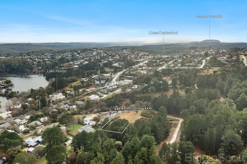 Daylesford Elevated Development Opportunity with Stunning Lake Views