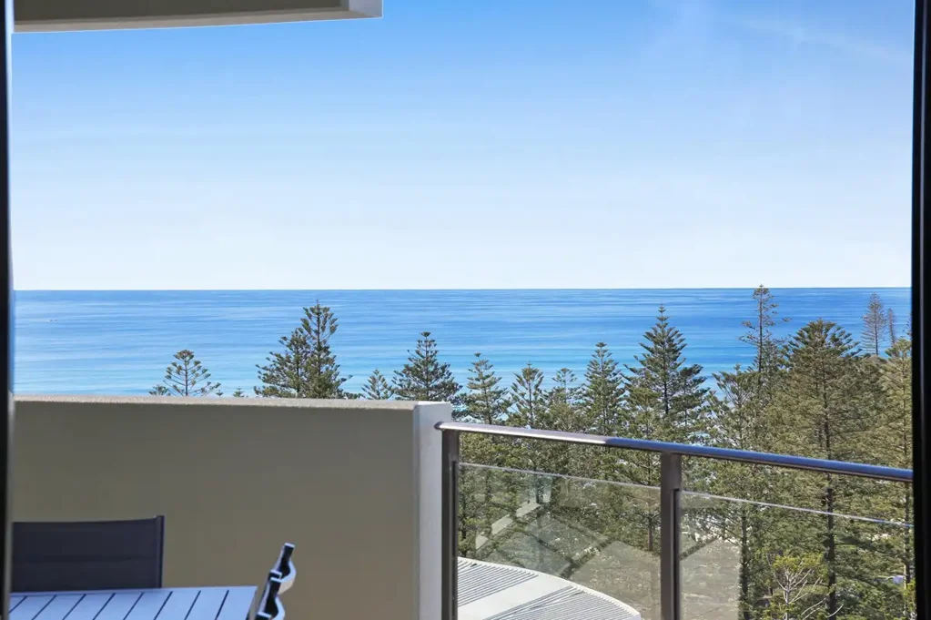 Burleigh Heads 2 Bedroom Spectacular views with walk-to-everything location