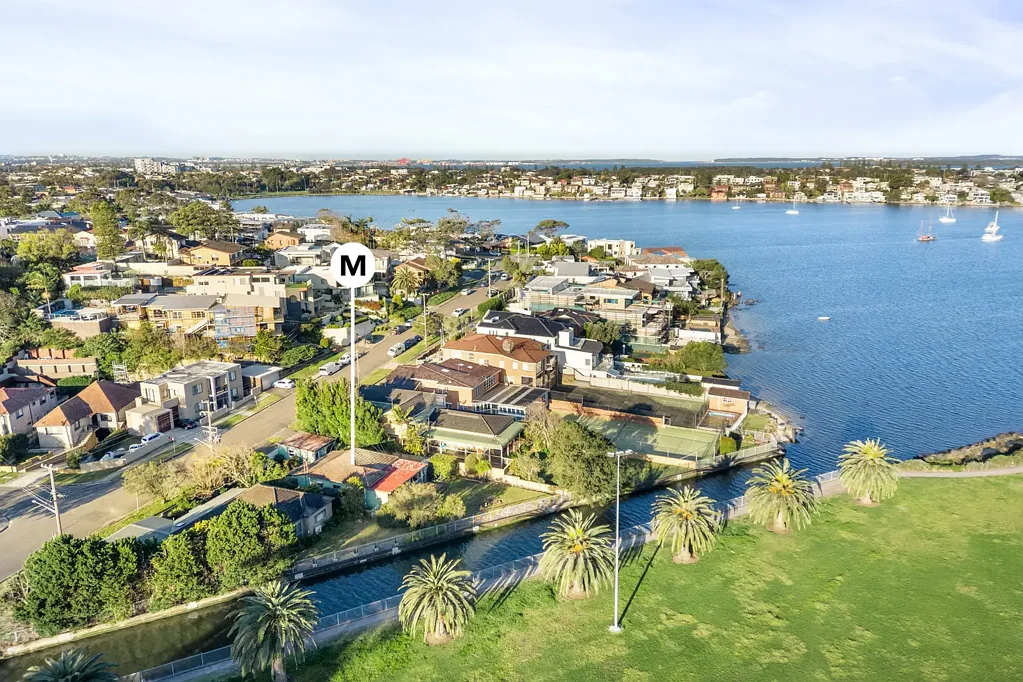 Kogarah Bay 4침실 Prime Bayside Opportunity with Park and Water Views