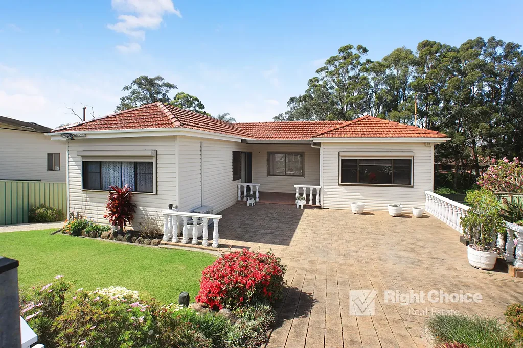 Lake Heights 3Zimmer Beautiful 3 Bedroom Family Home or Terrific Investment Opportunity