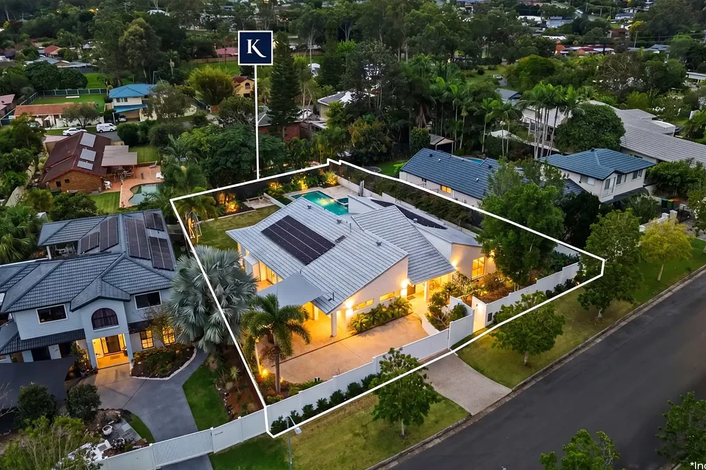 Ashmore 4બેડરૂમ Auction On Site, Friday 24 July at 1pm
