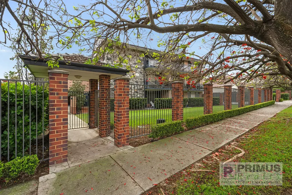 TWO PARKING BAYS - St Georges Close