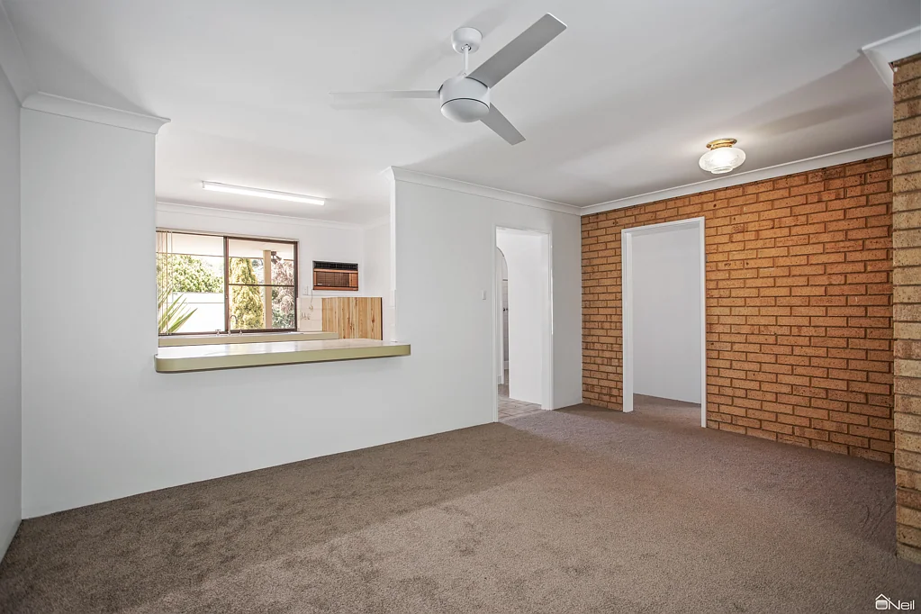 2/143 Railway Avenue, Kelmscott, WA 6111
