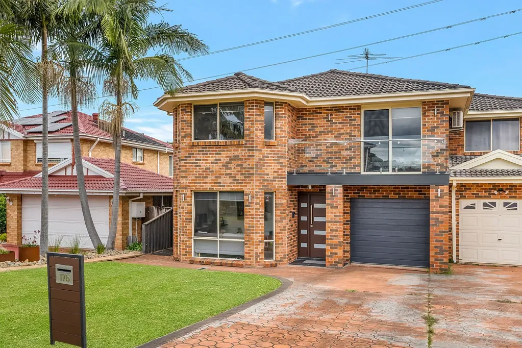 Green Valley 5Kwarto The Best of Both Worlds - Style, Space & Superb Location!