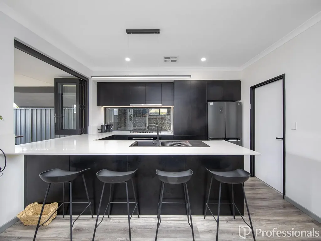 Coogee 4 Bedroom Parkside Living!!