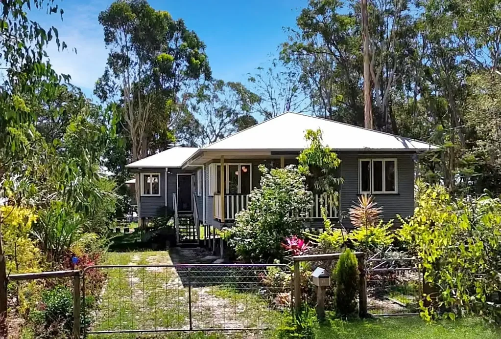 Macleay Island 2ਬੈੱਡਰੂਮ Charming Island Home with Character and Space