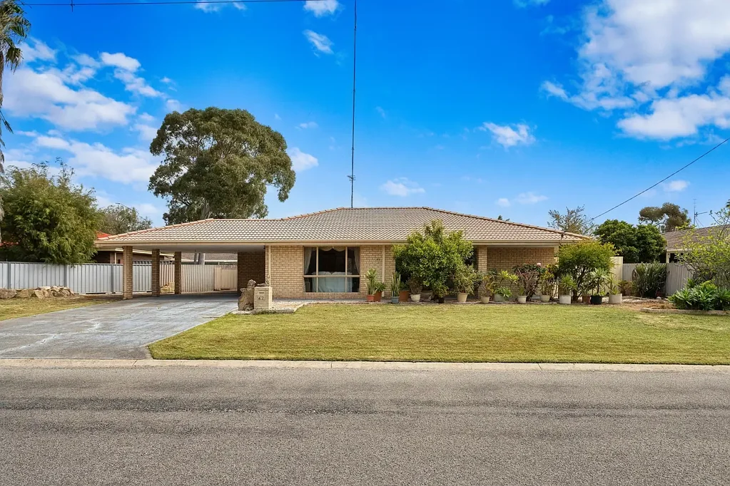 42 Armanta Drive, Carey Park, WA 6230