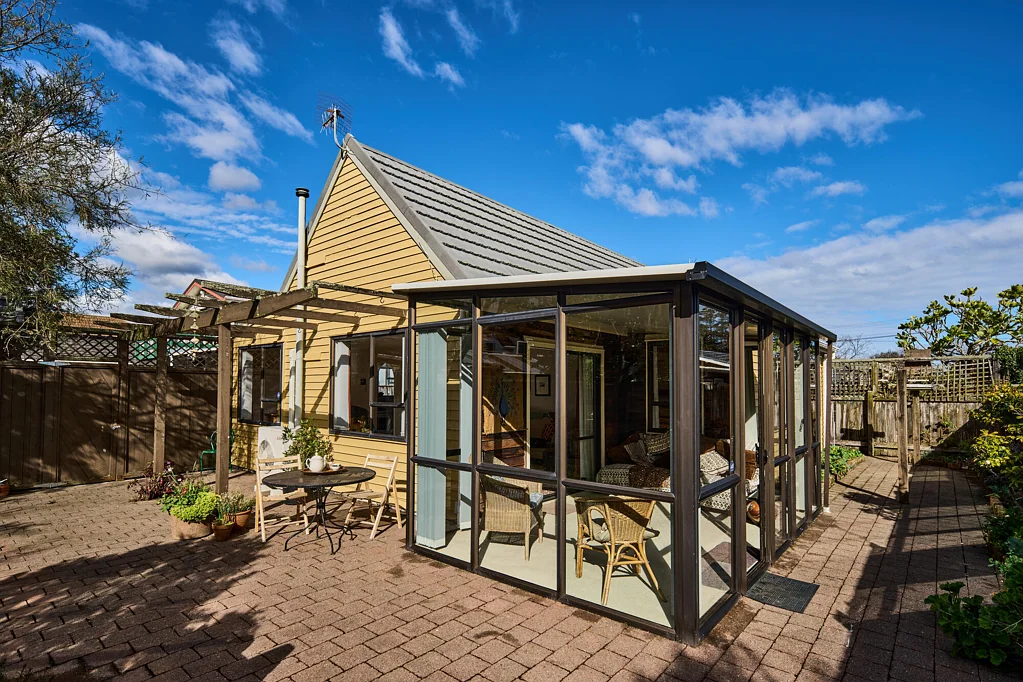 Lower Hutt 2房  Central, low maintenance living