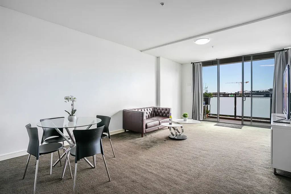 Stunning parkside apartment with light & space