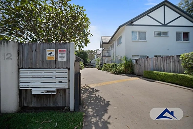 Labas ng Bahay - 4/12 Mayers Street, Manunda, QLD 4870