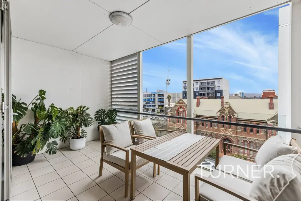 Adelaide 3 Slaapkamer Exclusive 3-bedroom, 3-bathroom apartment just off Hutt Street in the fashionable East End