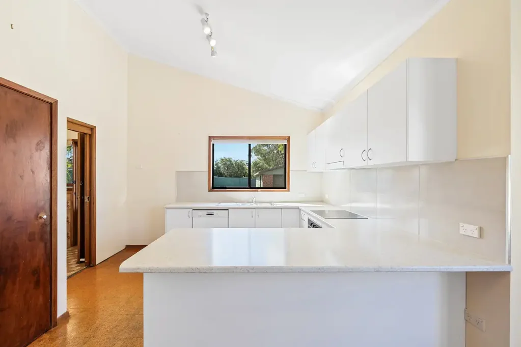 Spacious 3-Bedroom Home with a beautiful walk to the lake